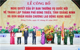 Phó Chủ tịch Quốc hội Nguyễn Thị Thanh dự Lễ công bố thành lập Tp. Đông Triều