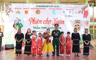 Gia Lai tổ chức Phiên chợ Xuân - Thắm tình quân dân