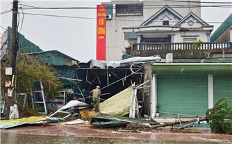 Gần 140 người thương vong, hàng trăm nghìn nhà cửa hư hại do bão số 10 và mưa lũ liên tiếp