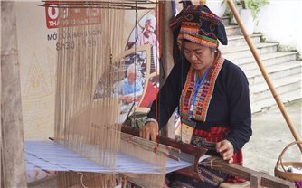 Đặc sản, sản phẩm của nhiều địa phương vùng DTTS và miền núi có mặt ở Hội chợ Làng nghề Việt Nam lần thứ 21