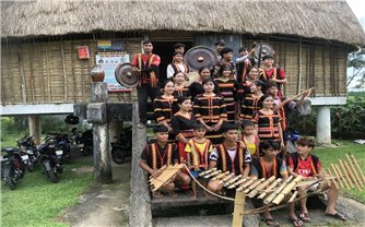 Tôn vinh “báu vật nhân văn sống” trong văn hóa dân gian