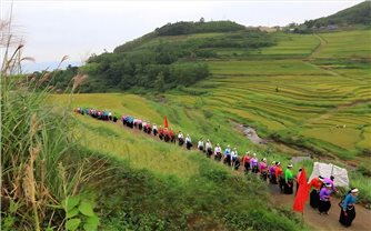 Độc đáo lễ hội ruộng bậc thang Miền Đồi