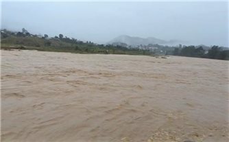 Quảng Ngãi: Đánh bắt cá khi nước lũ về trên sông Pô Kô, người đàn ông bị nước cuốn mất tích