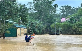 Những phút sinh tử giữa dòng nước lũ ở Tuyên Quang