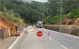 Quảng Ngãi: Sụt lún nghiêm trọng trên quốc lộ 24