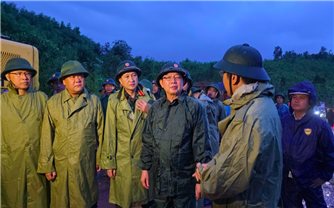 Phó Thủ tướng Hồ Quốc Dũng chỉ đạo khắc phục sạt lở tại đèo Khánh Lê, tỉnh Khánh Hoà