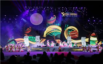 Lung linh sắc màu đêm khai mạc Festival Sông Hồng 2025