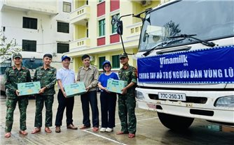 Vinamilk kịp thời hỗ trợ 48 tấn sản phẩm dinh dưỡng đến bà con vùng lũ miền Trung và Tây Nguyên