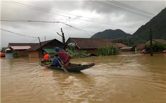 Mưa lũ làm 42 người chết và mất tích, thiệt hại nặng nề về người và tài sản tại miền Trung