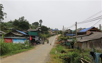 Những người lấp đầy “vùng trũng” về pháp luật ở bản làng miền núi Nghệ An