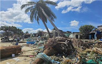 Làng chài ở Gia Lai tan hoang sau bão số 13