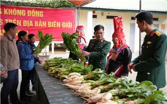 “Gian hàng không đồng” ấm áp tình quân dân nơi biên giới