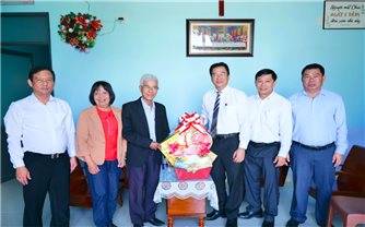 Lãnh đạo tỉnh Khánh Hòa thăm, chúc mừng các cơ sở tôn giáo nhân dịp Giáng sinh