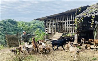 Người có uy tín Hoàng Văn Phùng 