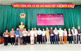 Bộ Dân tộc và Tôn giáo thăm hỏi, tặng quà hỗ trợ đồng bào tỉnh Gia Lai khắc phục hậu quả lũ lụt