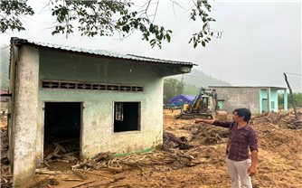 Hằng chục hộ dân ở làng Kà Te sống thấp thỏm vì nỗi lo núi lở