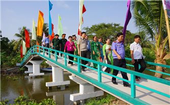 Cà Mau: Khối thi đua số II khánh thành cầu giao thông nông thôn ven biển