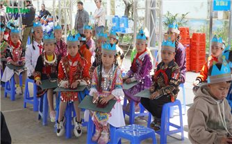 “Rung chuông Vàng tiếng Anh” - Sân chơi trí tuệ cho trẻ em vùng cao