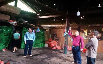 Mèo Vạc (Hà Giang): Hỗ trợ người dân khắc phục hậu quả do mưa đá gây ra