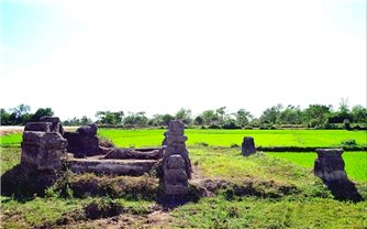 Bình Định: Sẽ tu bổ, tôn tạo di tích lăng mộ ông nội Hoàng đế Quang Trung