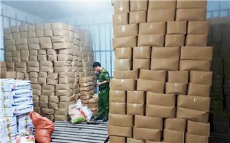Hà Giang: Phát hiện, thu giữ hàng chục tấn thực phẩm không rõ nguồn gốc