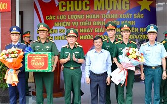 Bình Định: Chào đón Đoàn diễu binh, diễu hành hành quân về đơn vị qua ga Diêu Trì