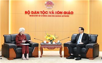 Bộ trưởng Bộ Dân tộc và Tôn giáo Đào Ngọc Dung tiếp xã giao Giám đốc Văn phòng Tổ chức Lao động Quốc tế tại Việt Nam