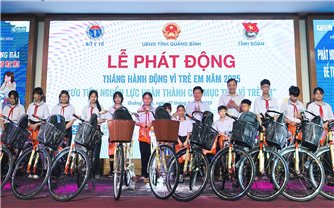 Quảng Bình: Tặng 100 suất quà cho trẻ em mồ côi, trẻ em có hoàn cảnh đặc biệt khó khăn