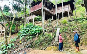 Ra Nhong trĩu nặng nỗi lo sạt lở