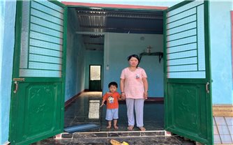 Sau loạt bài Góc khuất từ những căn “nhà tình thương” ở Đăk Tô: UBND tỉnh Kon Tum yêu cầu huyện Đăk Tô kiên quyết xử lý theo quy định