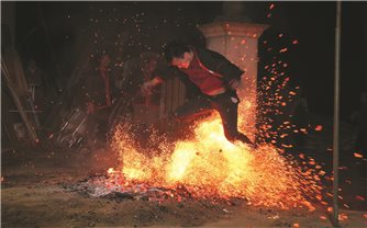 Níu giữ quá trình trao truyền văn hóa Pà Thẻn