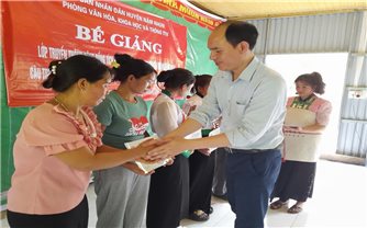 Hiệu quả từ lớp đào tạo truyền thông cộng đồng kết hợp Photovoice cho dân tộc Mảng