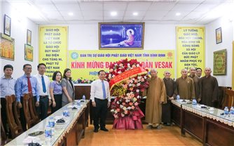 Lãnh đạo UBND tỉnh Bình Định thăm các tổ chức Phật giáo nhân dịp Lễ Phật đản