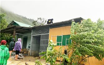 Kon Tum: Mưa liên tục kéo dài gây sạt lở và thiệt hại nhiều tài sản của người dân