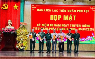 Họp mặt kỷ niệm 60​ năm ngày Truyền thống và trao huy hiệu Tiểu đoàn Phú Lợi Anh hùng