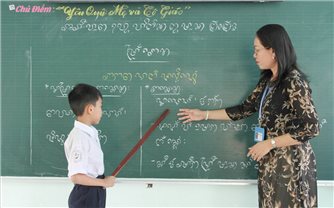 Cần sớm gỡ khó cho công tác dạy tiếng Chăm
