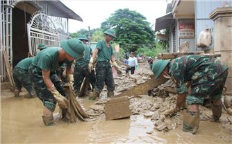 Hành quân về vùng lũ