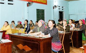 Trên đỉnh sương giăng lấp lánh chuyện con chữ