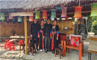Quảng Ninh: Đồng bào DTTS làm du lịch theo cách mộc mạc nhất