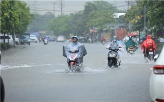 Cảnh báo áp thấp nhiệt đới gây mưa to, lốc, sét, ngập úng tại nhiều khu vực trên cả nước