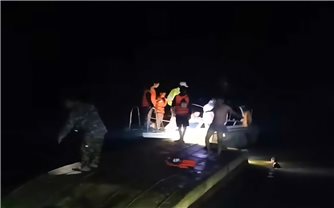 Lốc xoáy trên biển làm 2 người tử vong ở Quảng Ninh