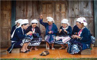 Nghề dệt thổ cẩm - Nơi gửi gắm tâm tình của người Dao