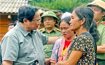 Khẩn trương dựng lại nhà cho người dân bị thiệt hại do thiên tai chậm nhất trong tháng 9/2025