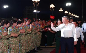 Tổng Bí thư Tô Lâm dự chương trình chính luận nghệ thuật Dưới cờ vinh quang