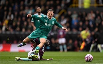 Ngoại hạng Anh: Salah lập công phút bù giờ, Liverpool thắng nghẹt thở Burnley 1-0