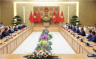 Thủ tướng Phạm Minh Chính hội kiến Ủy viên trưởng Nhân đại Toàn quốc Trung Quốc