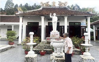 Gặp vợ chồng cựu binh xây nhà tưởng niệm Bác Hồ
