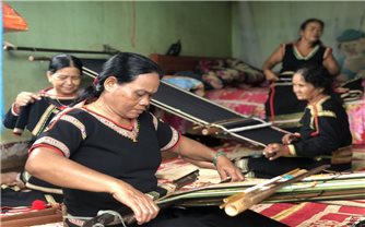 Vượt nghịch cảnh, người phụ nữ Ê Đê khởi nghiệp thành công từ thổ cẩm truyền thống