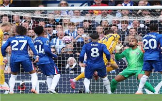 Chelsea sụp đổ vì thẻ đỏ, Brighton ngược dòng thắng 3-1 ngay tại Stamford Bridge