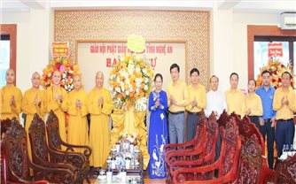 Ủy ban MTTQ Việt Nam tỉnh Nghệ An chúc mừng Giáo hội Phật giáo tỉnh nhân dịp Lễ Vu Lan